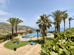 Charming 2 bed apartment with pool